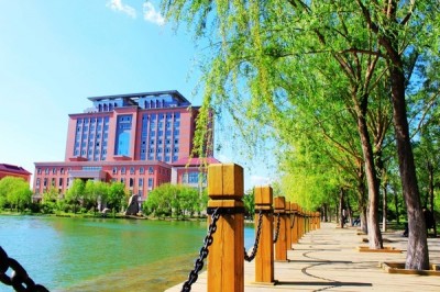 渤海大学
